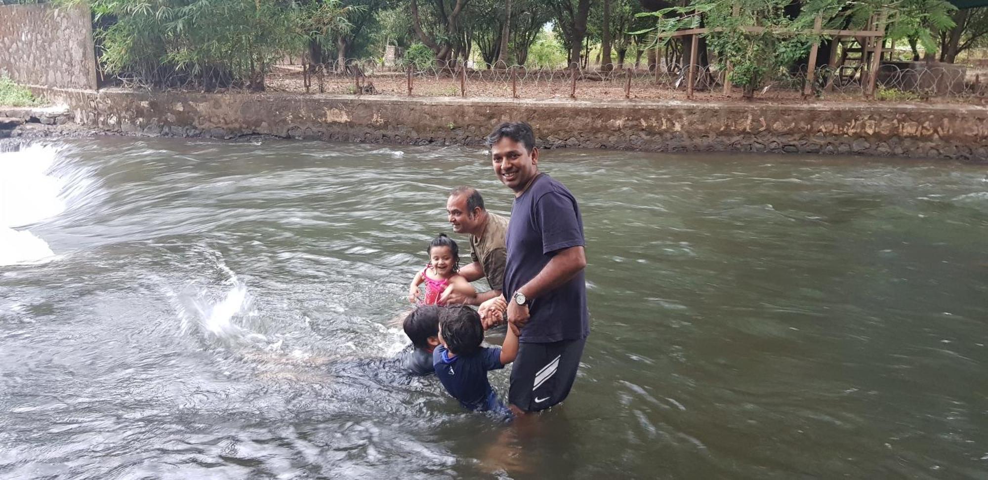 The Rippling Edge - River Front Property Karjat Exteriör bild