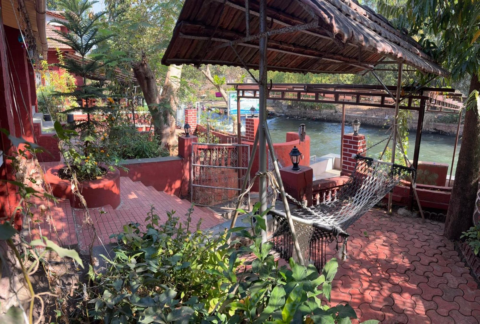 The Rippling Edge - River Front Property Karjat Exteriör bild